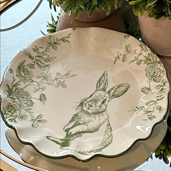 Green Floral Bunny Plate - Picture 2 of 6